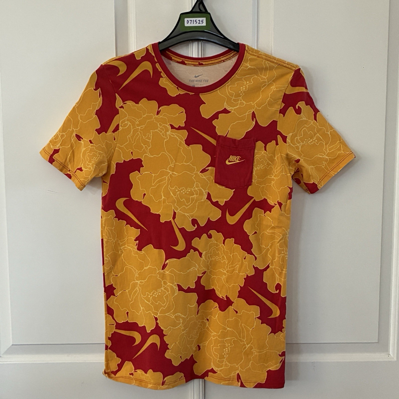 Nite T-Shirt Men’s Large Red Yellow Floral Swoosh Print Pocket Tee Casual