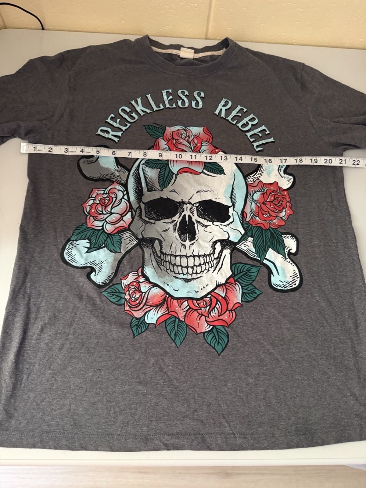 Recycled Threads Reckless Vintage Mens T-shirt Size Large L Gray Floral Skull