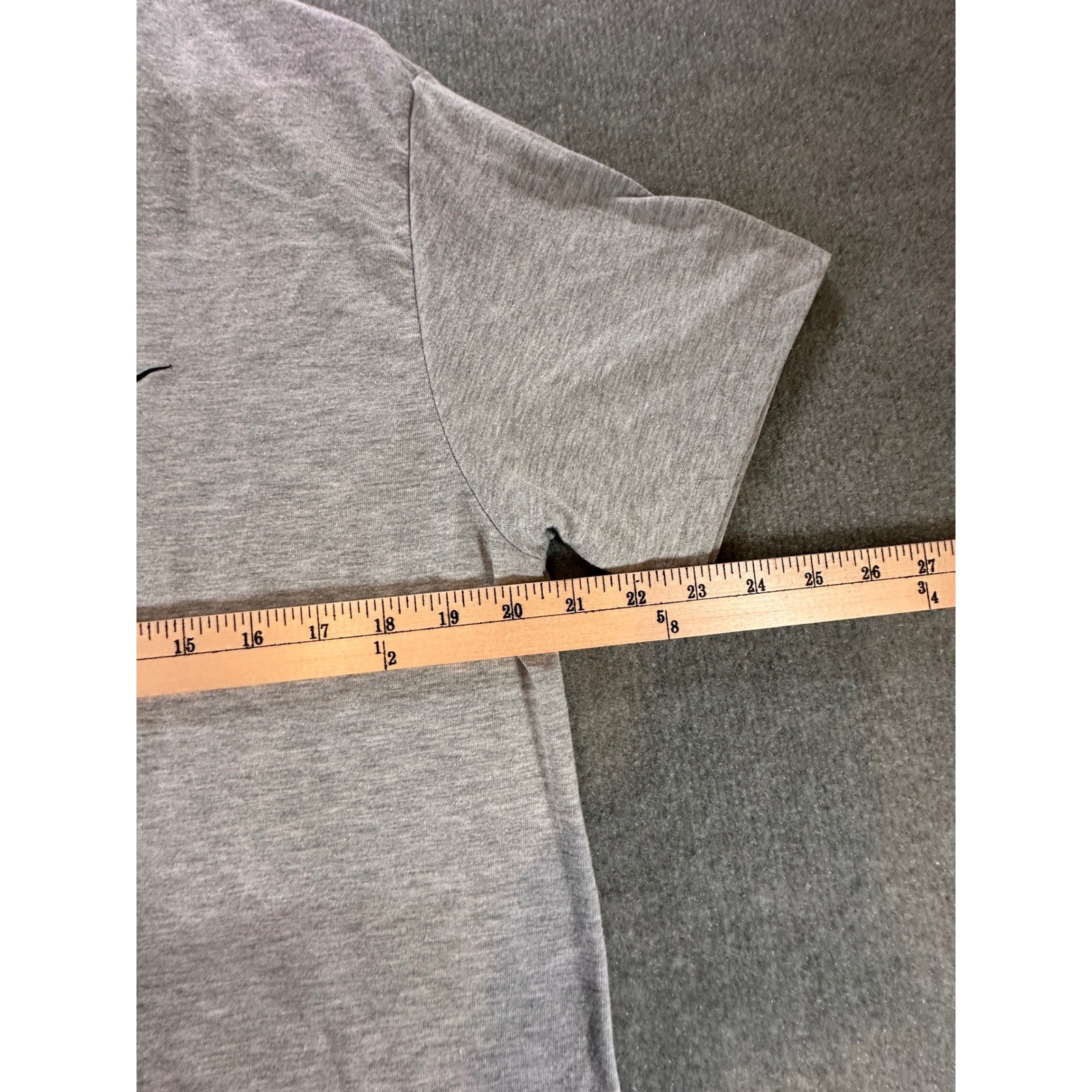 Nike Mens Short Sleeve Graphic T-Shirt Gray Heather Swoosh Logo Large