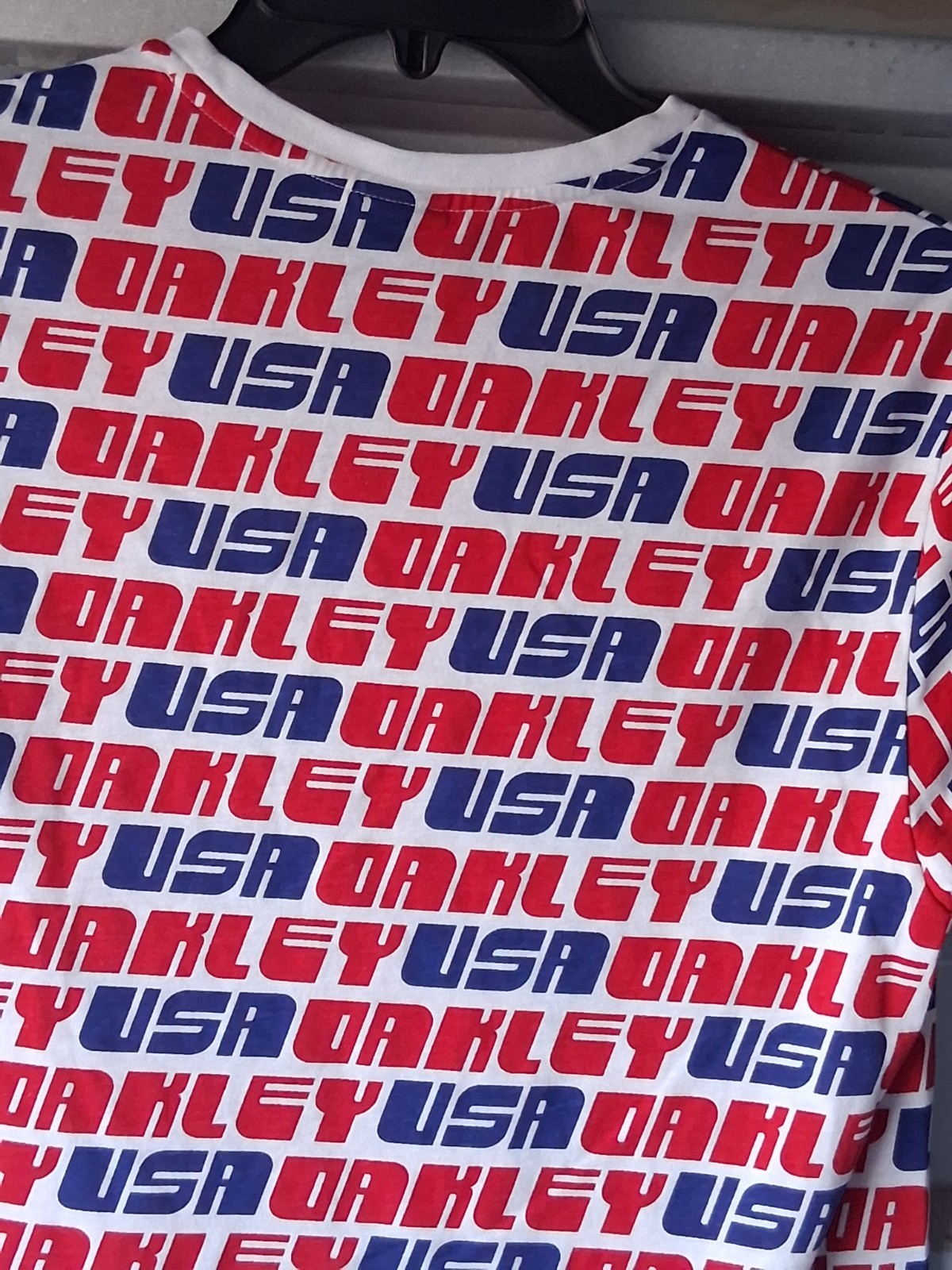Oakley Shirt Mens Medium Red Blue Allover AOP USA Custom Fit Graphic 90s Vintage