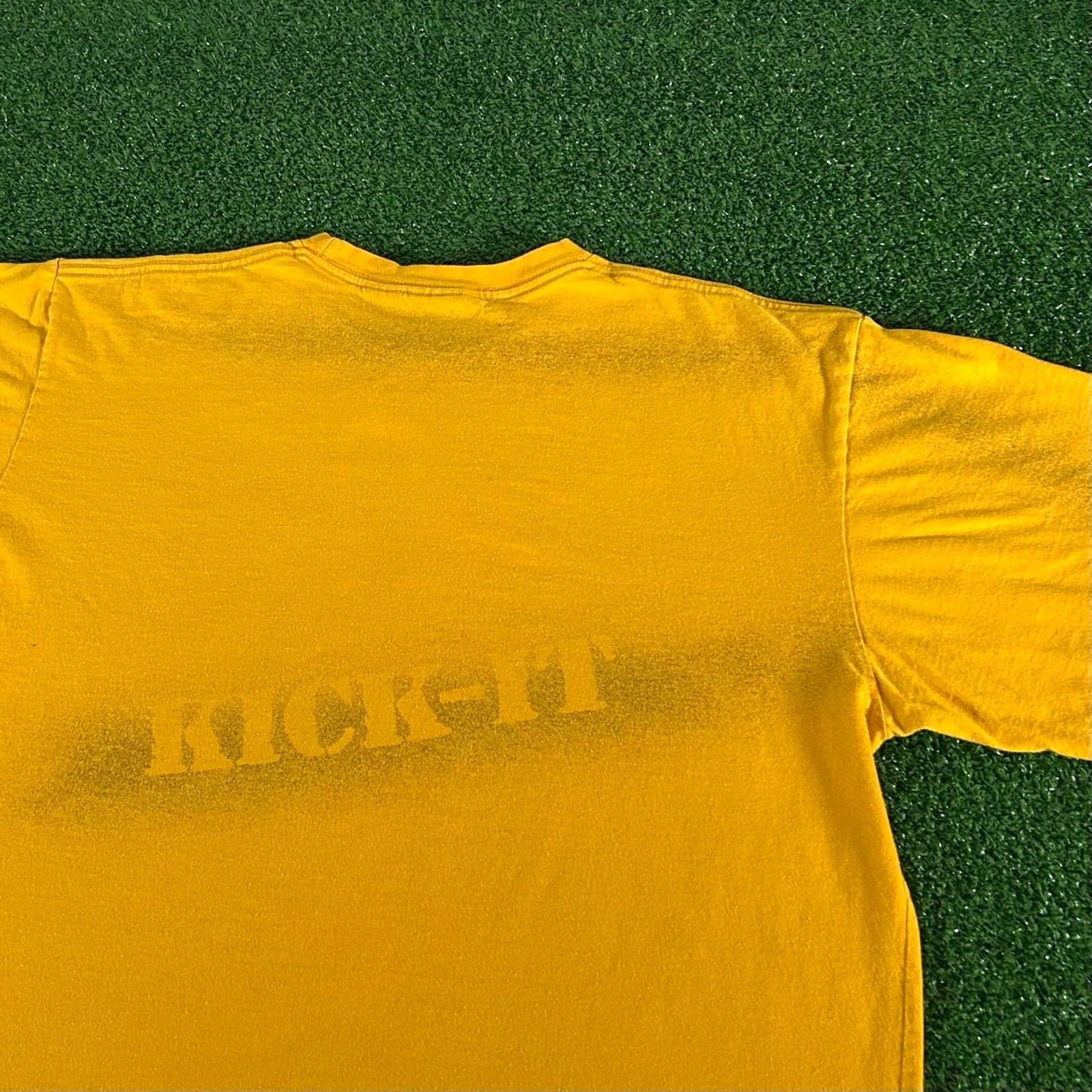 Vintage Y2K No Boundaries Kick It Skater Graphic Tshirt Size L Obscure