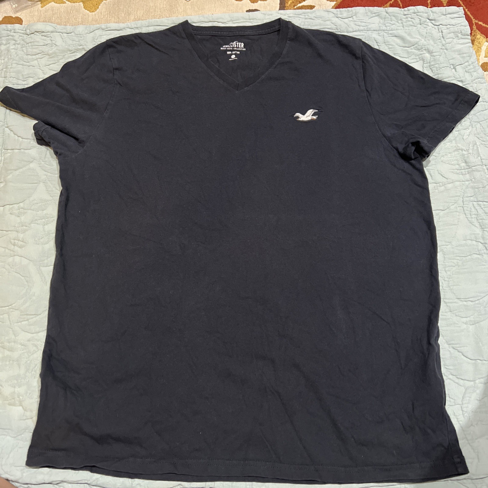Hollister Must-Have Collection Black V-Neck Logo 100% Cotton T-Shirt Size L
