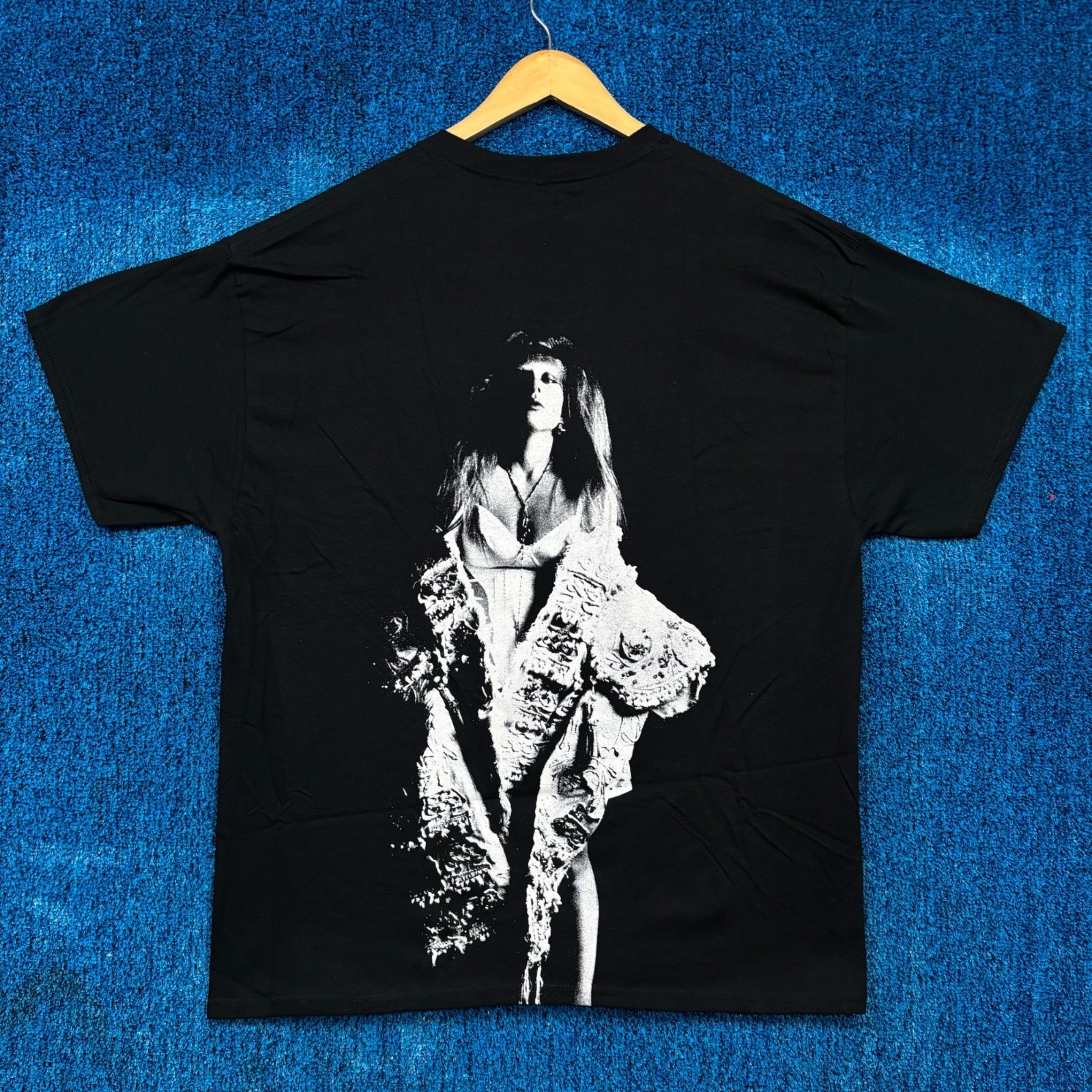 Lady Gaga Mayhem Tour T-Shirt Size Extra Large