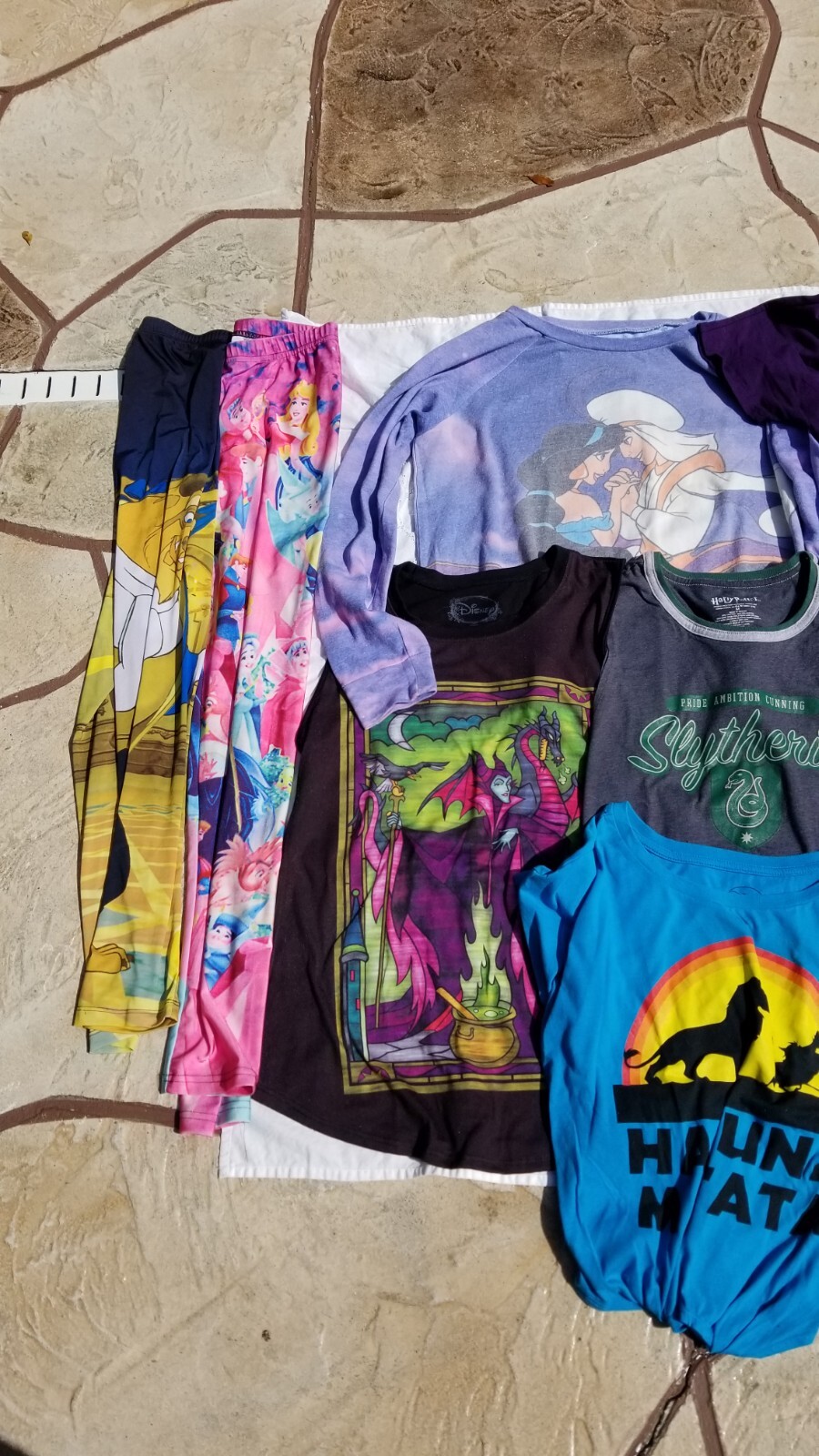 Womens Disney T Shirt 12 Lot Medium Sleeping Beauty Aladdin Princess w/ Leggings