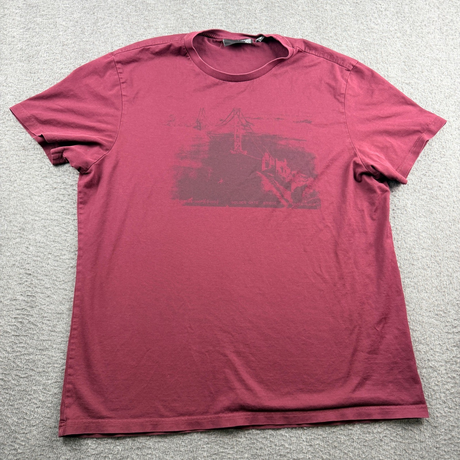 Murano Liquid Luxury Slim Fit TShirt Men’s XL Burgundy Golden Gate Bridge Cotton