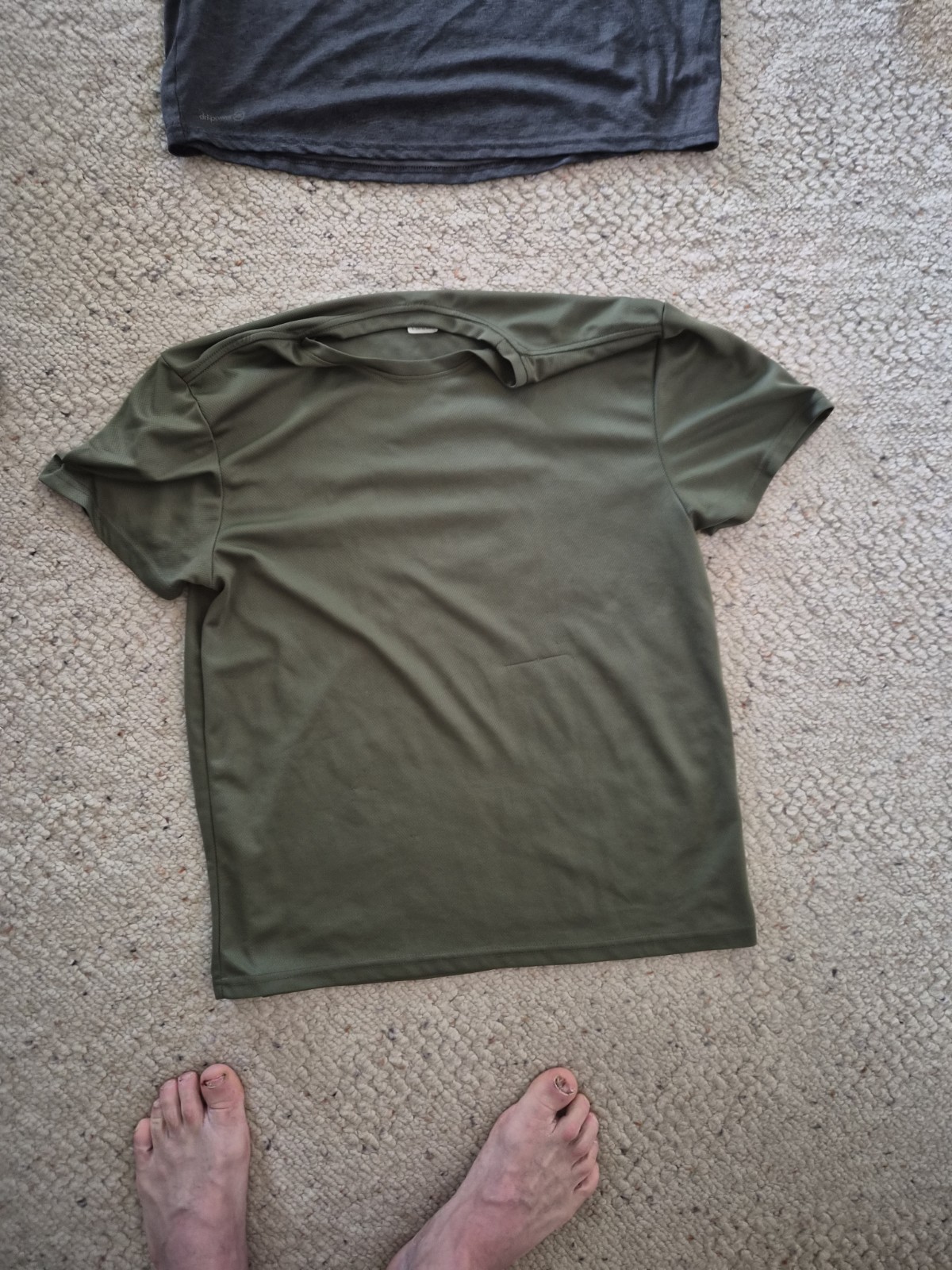 Men’s Lot Of 4 T – Shirts Size Large