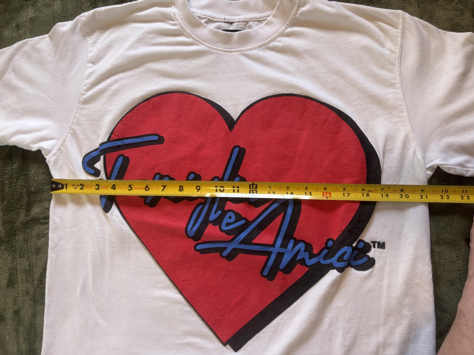 Famiglia E Amici Heart Logo Shirt Mens Small White Love Graphic Tee Valentine