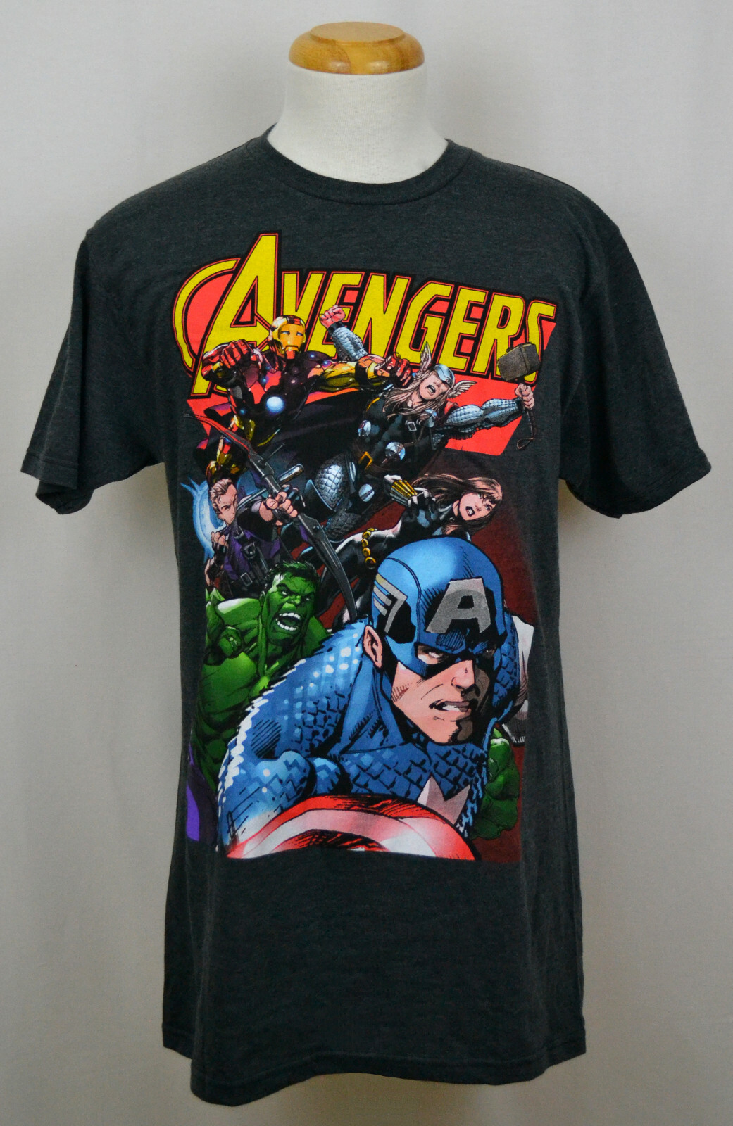 The Avengers T-Shirt Marvel Comics Superhero Battle Rushing Graphic Tee Gray NWT