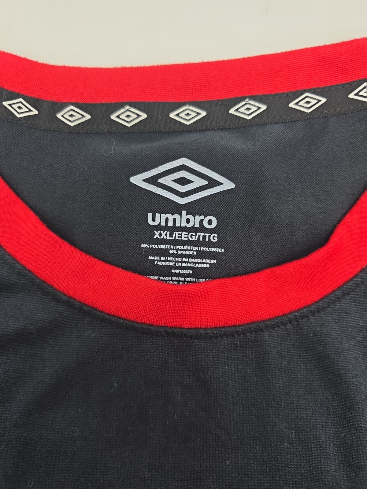 Umbro T-Shirt Men 2XL Black Solid Polyester Spandex Blend.#46877