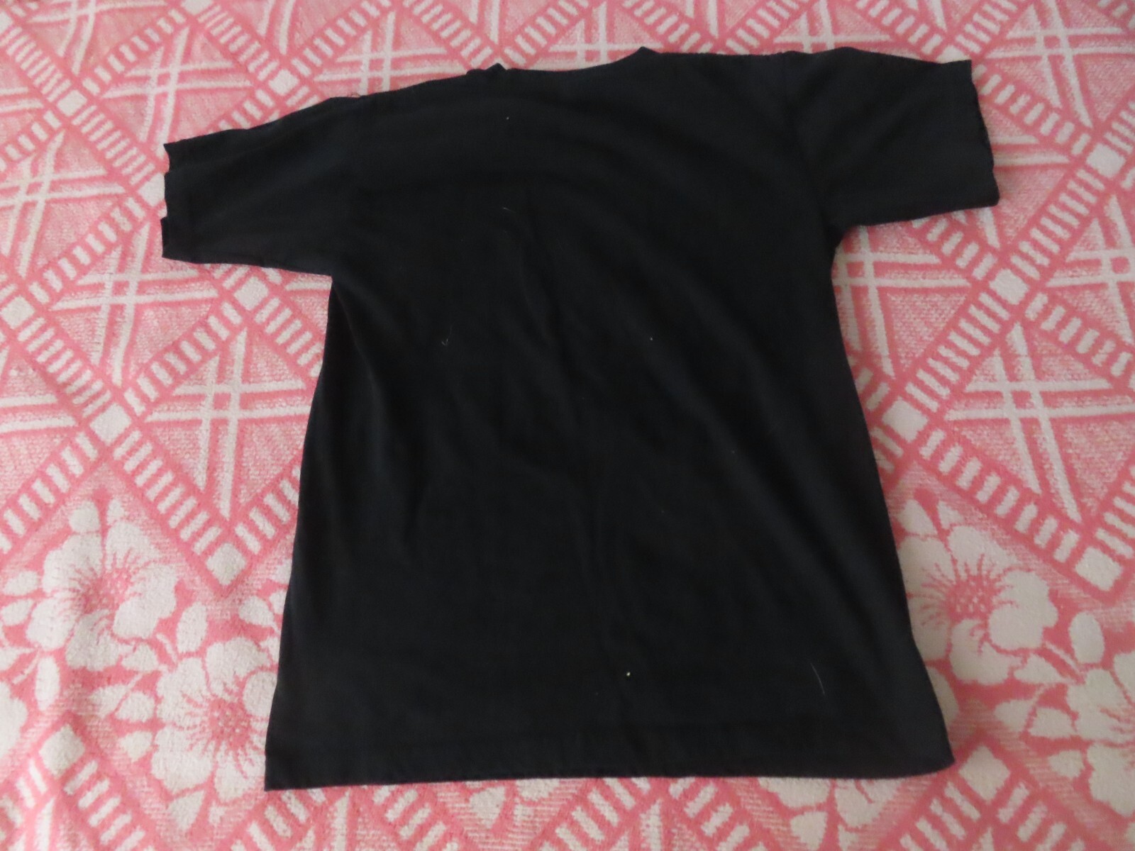 Bad Bunny On Phone tshirt Gemrock M