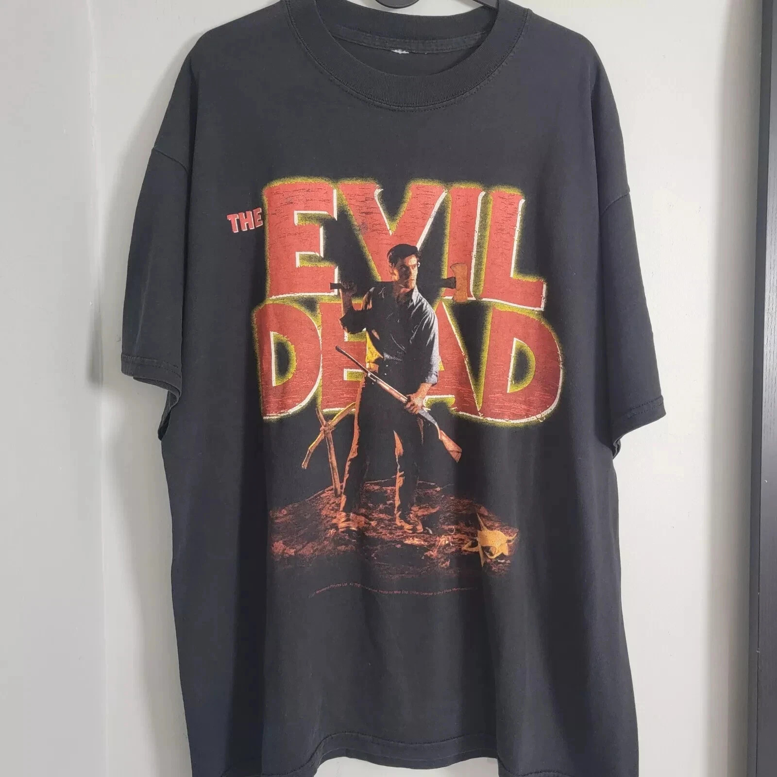 Vintage 2001 The Evil Dead Black Gift Fan Unisex Shirt AN45917