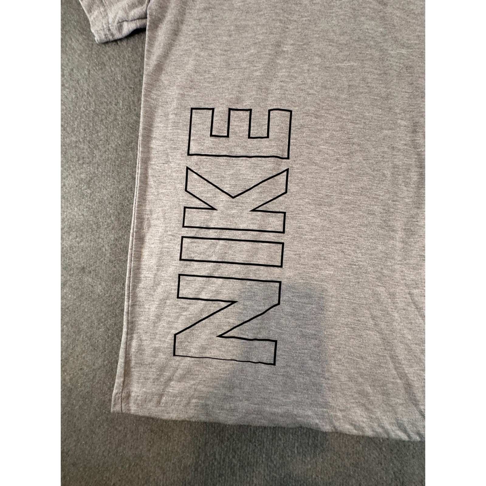 Nike Mens Short Sleeve Graphic T-Shirt Gray Heather Swoosh Logo Large