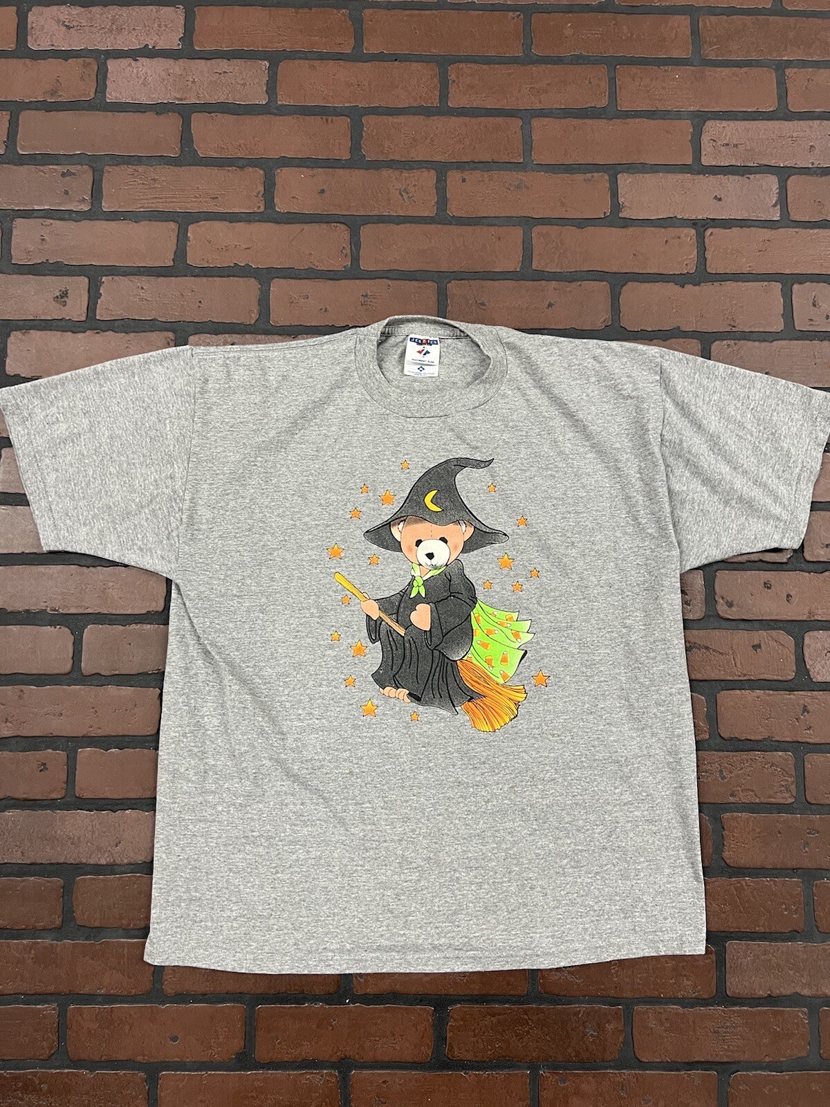 Vintage 90’s Fall/Halloween T-Shirt Teddy Bear Witch On Broom USA XL Jerzees
