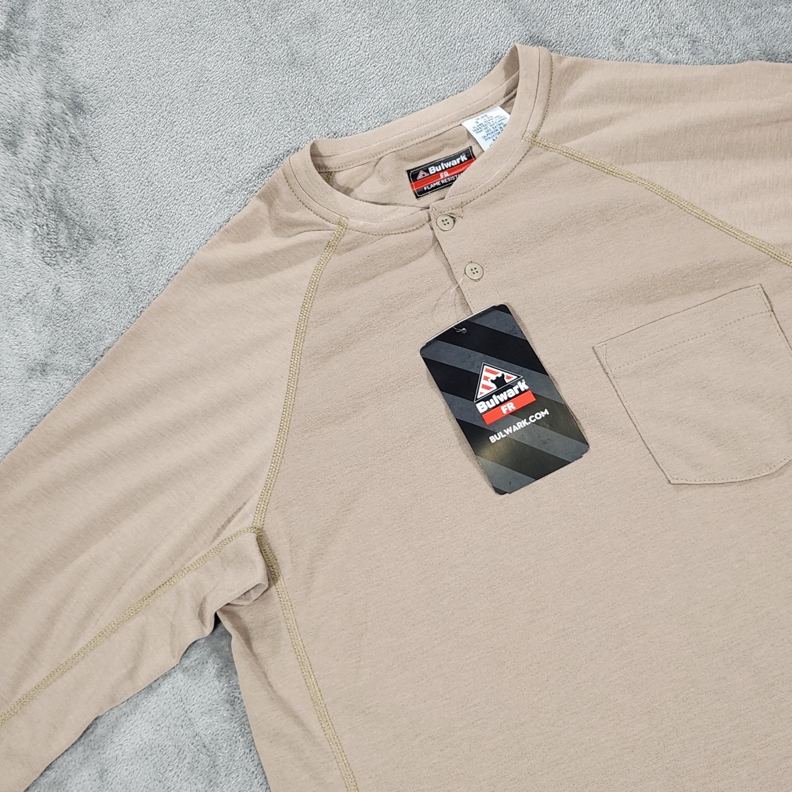 Bulwark FR Shirt Mens Medium Beige Henley Long Sleeve Flame Resistant Workwear