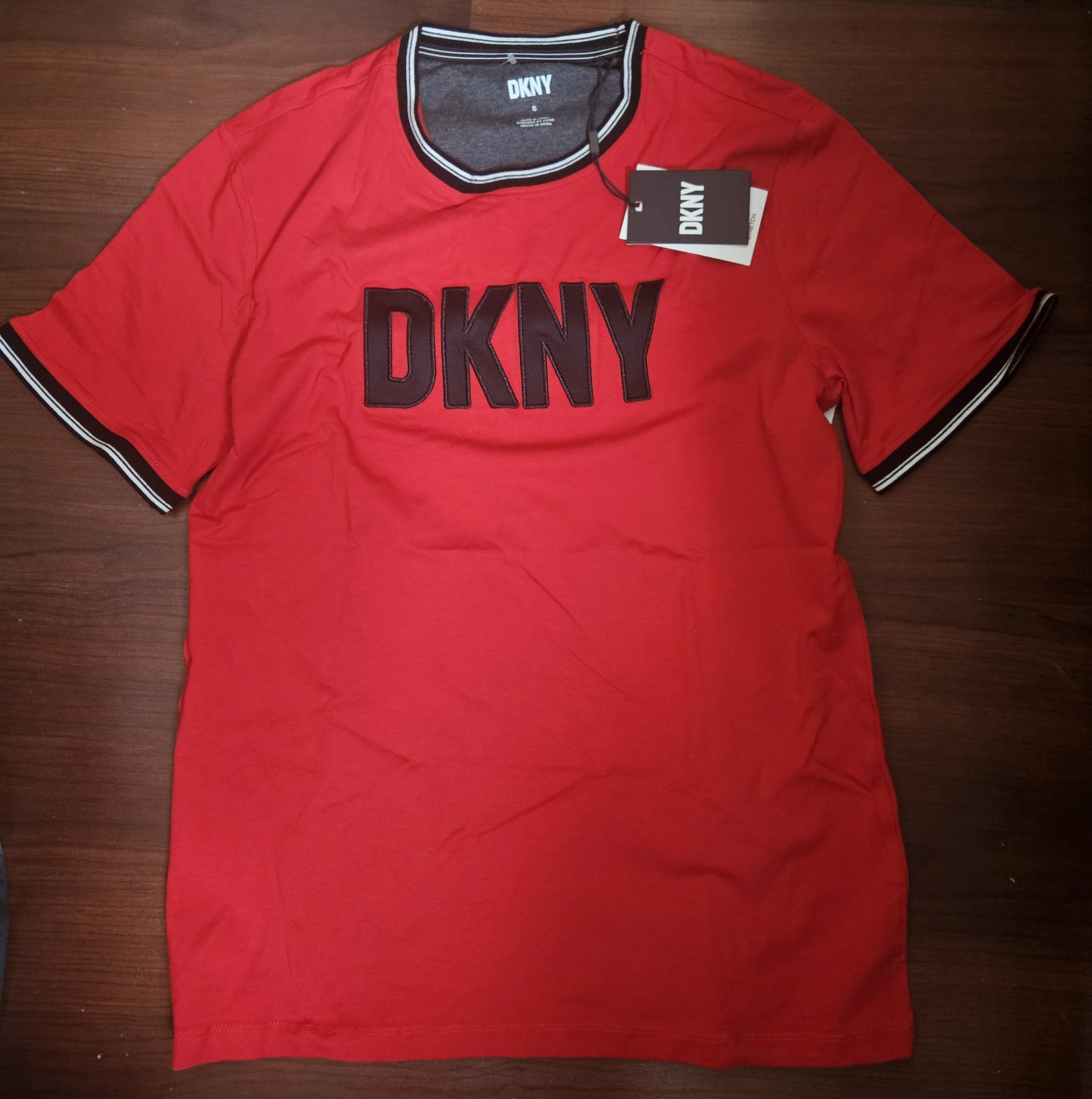 DKNY Red Men’s T-shirt Short Sleeve DK14SK1717 Size Small $49.50