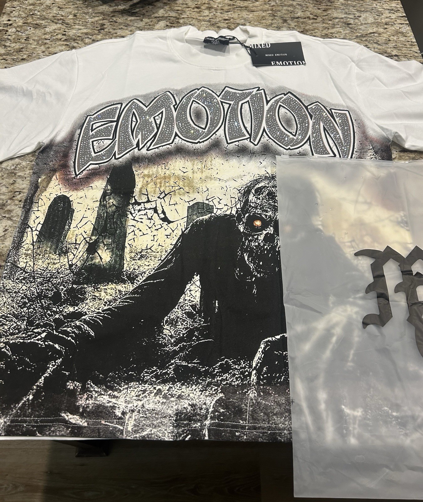 Mixed Emotion Men’s White Logo Graphic Crew Neck Short Sleeve T-Shirt Size L