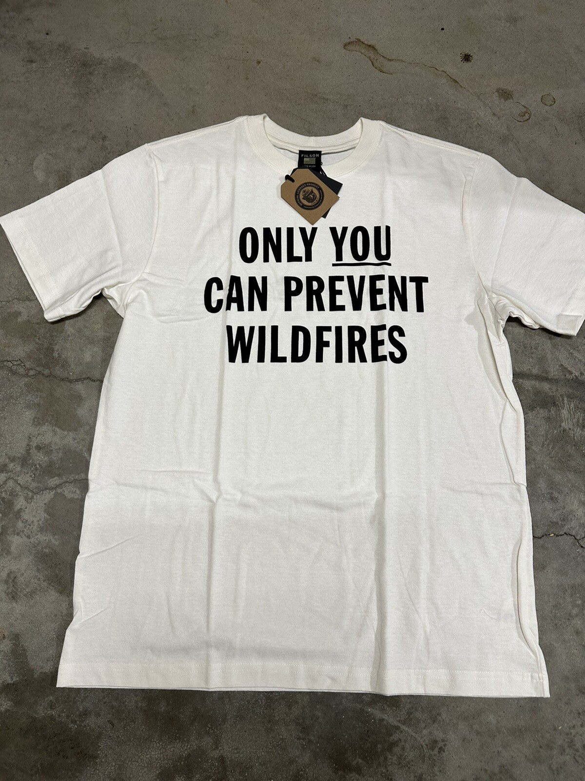 NWT Filson Smokey The Bear Only You Can Prevent Wildfires Mens Limited White