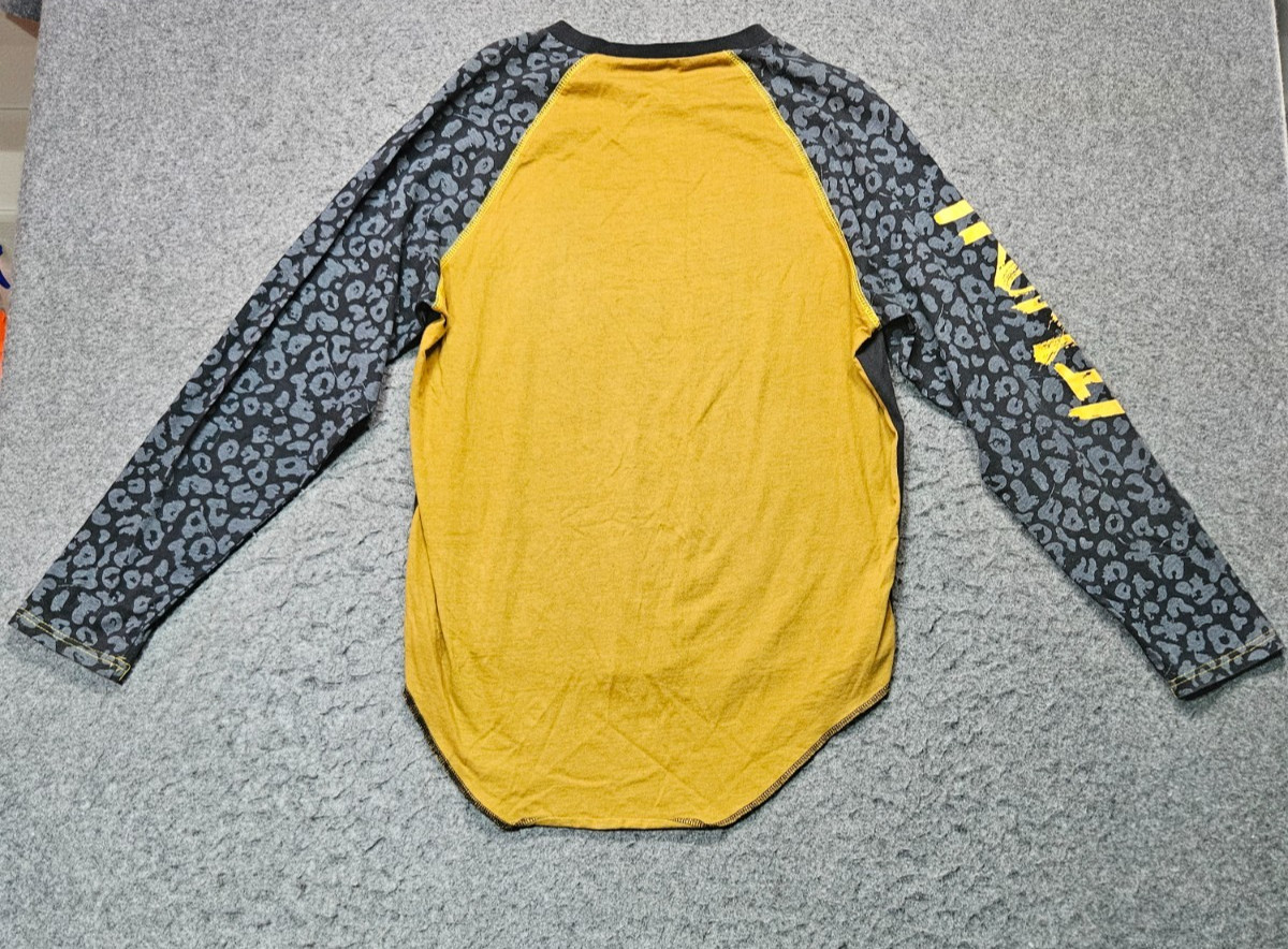Trukfit multi-color long sleeve cotton “Truk da world” shirt men size Large