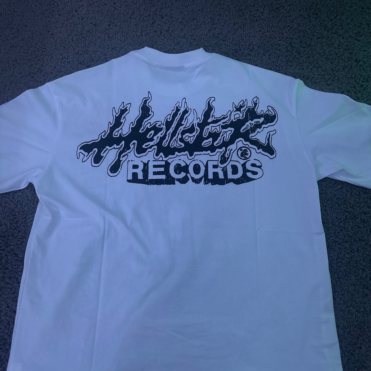 👕 Hellstar T-shirt 💯 100% cotton 100% authentic 🫆has nfc scan 📦 ships in 1-2