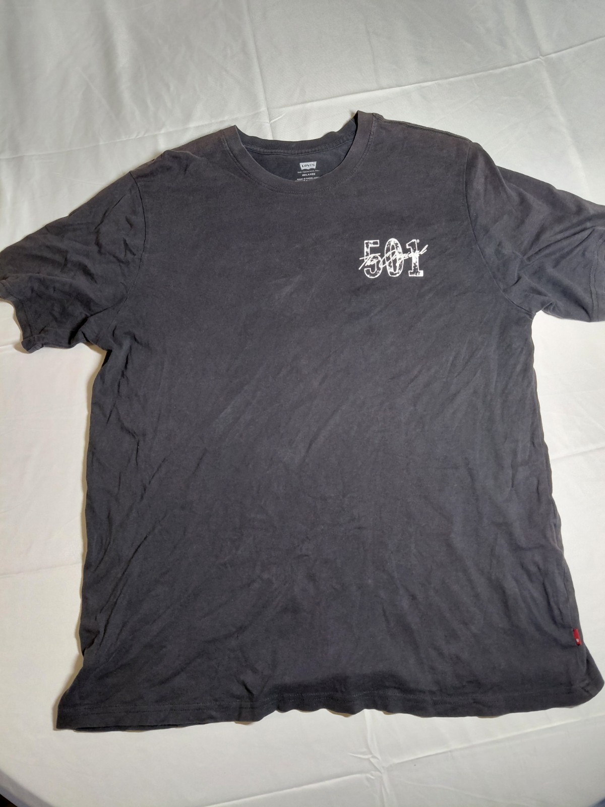 Levi’s 501 Graphic T-Shirt Men’s Medium Black Relaxed Fit Short Sleeve Tee