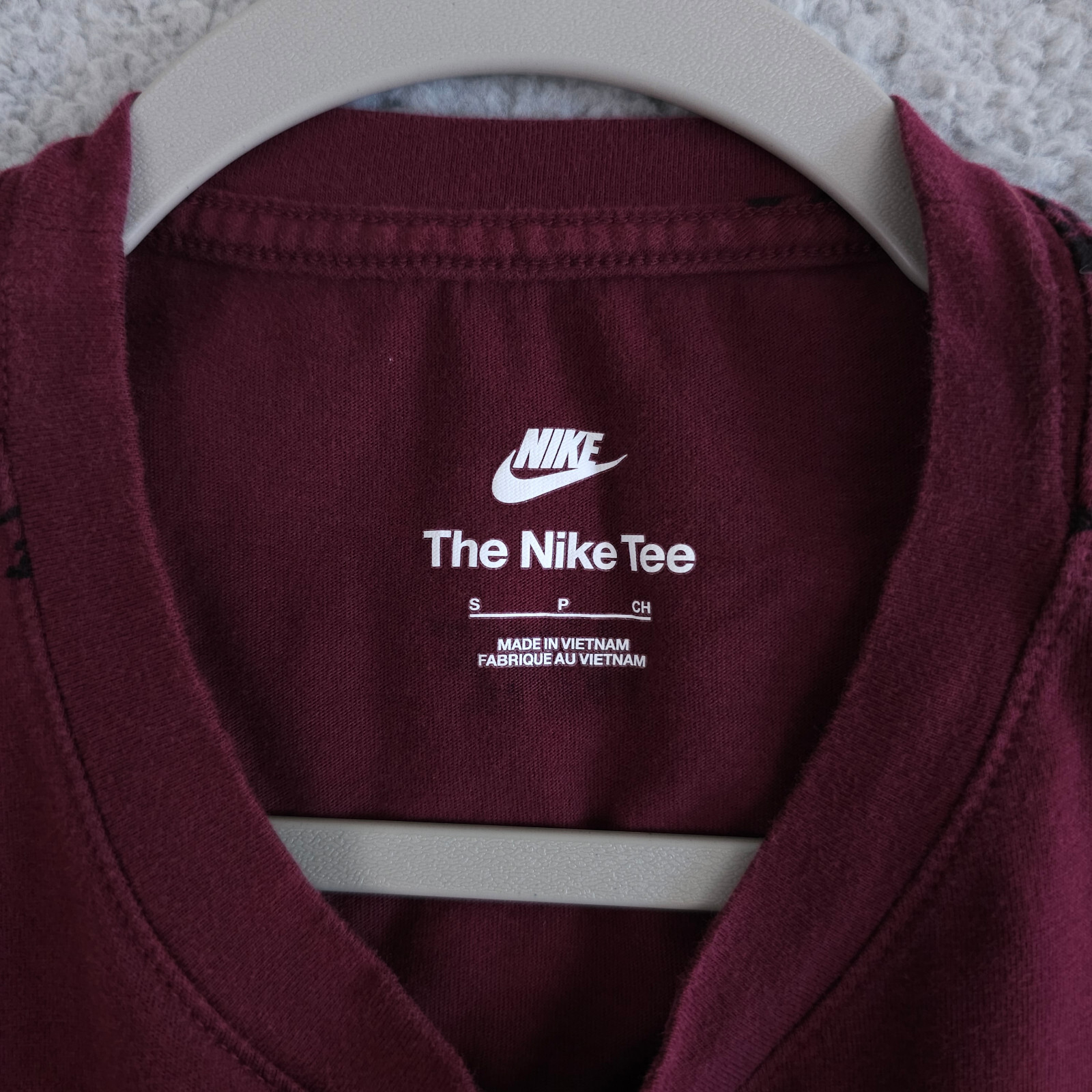 Nike NSW Club Shirt Mens Small Red Black All Over Print AOP Logo Crew Neck Tee