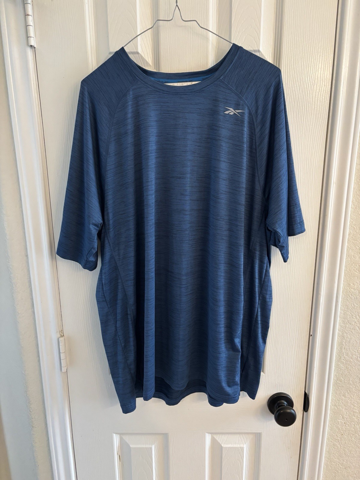 Reebok XL Blue Athletic Performance T-Shirt Short Sleeve Moisture Wicking