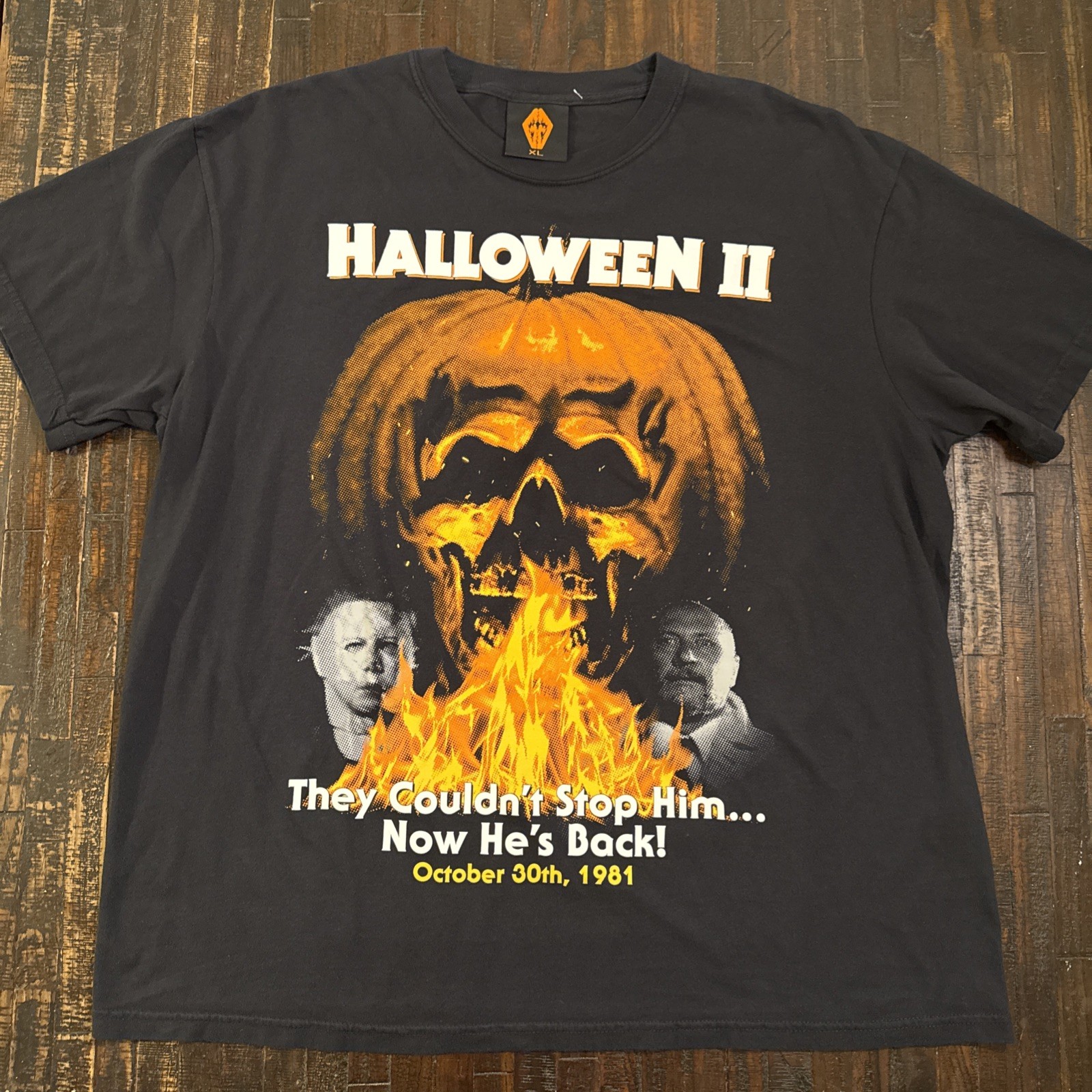 Graveyard Goods Halloween II Now He’s Back T Shirt Rare – XL