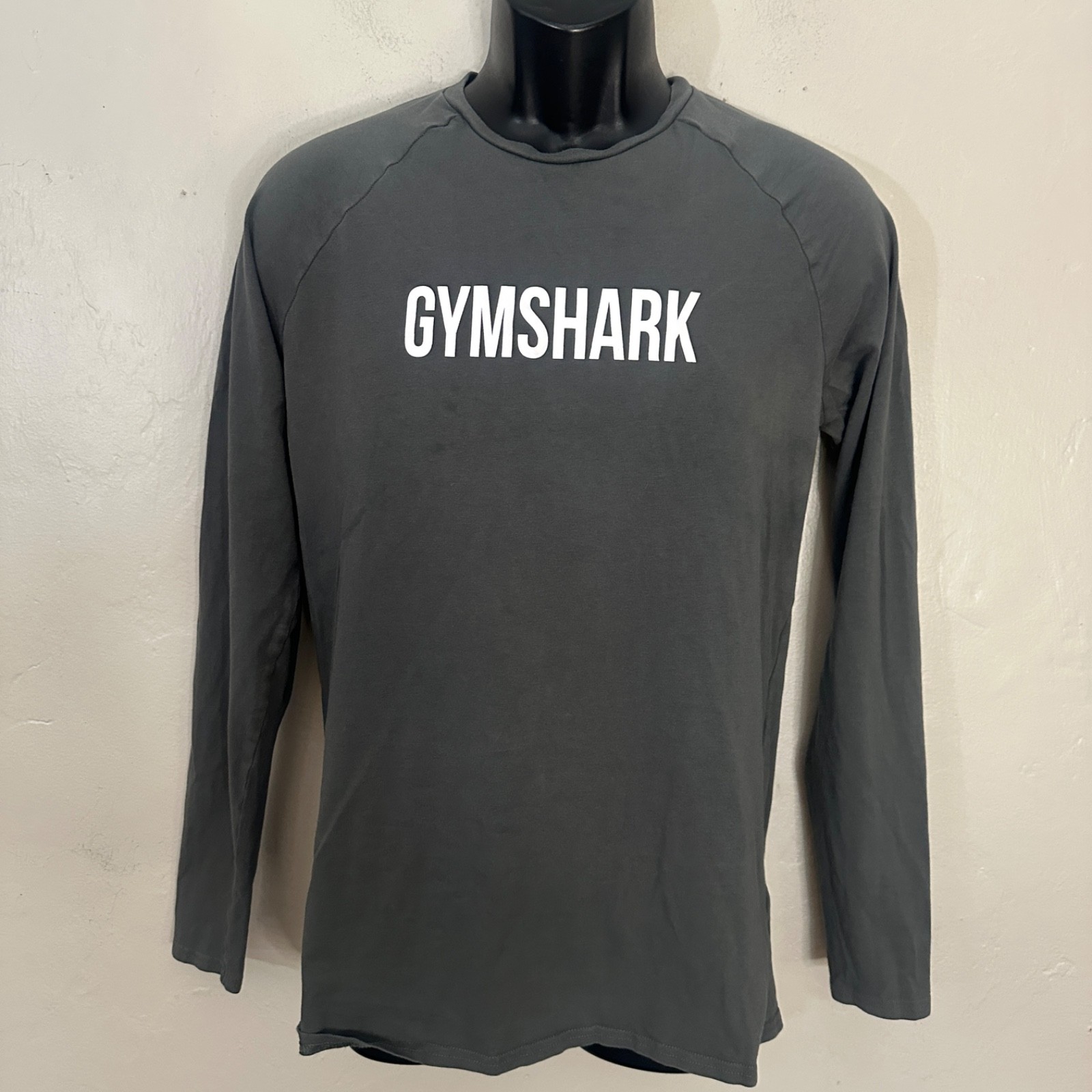 Gymshark Long Sleeve T Shirt Medium Gently worn 95% cotton/5% elastane