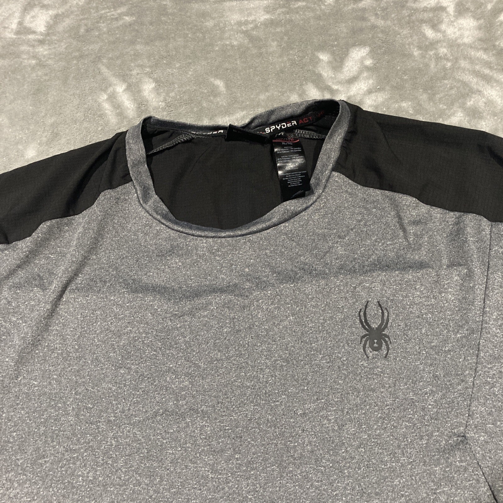 Spyder Active Mens Shirt XL Gray Short Sleeve Stretch Polyester Blend