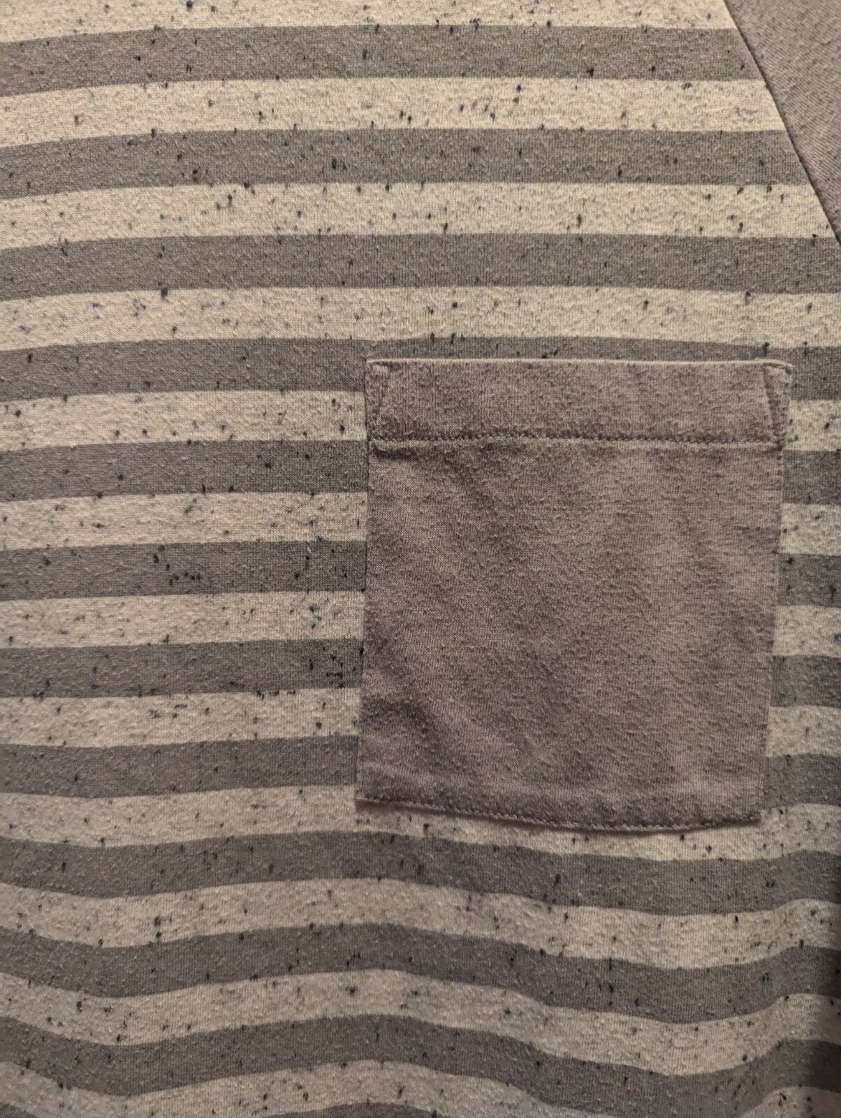 Carbon Men’s Medium Beige And Gray Longer Length Long Sleeve Shirt With Pocket