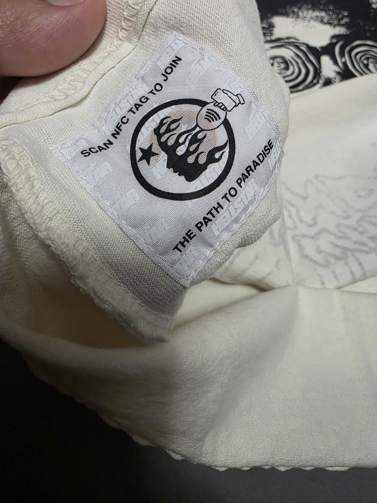 Hellstar “Is This What Heaven Sounds Like” White Men’s L Tee Short Sleeve Crew