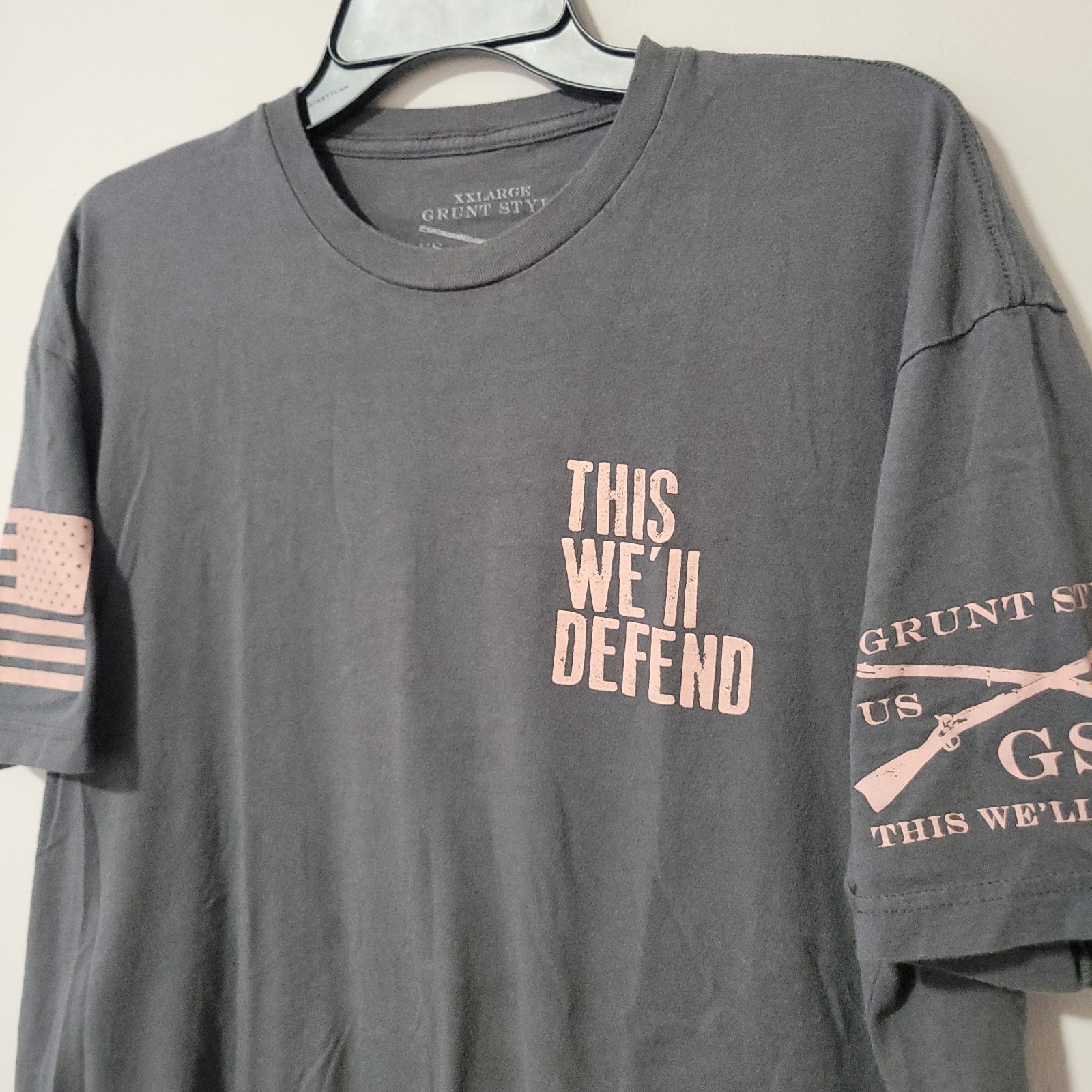 ​Grunt Style Basic Graphic T Shirt Mens 2XL Gray Solid US Flag This We’ll Defend