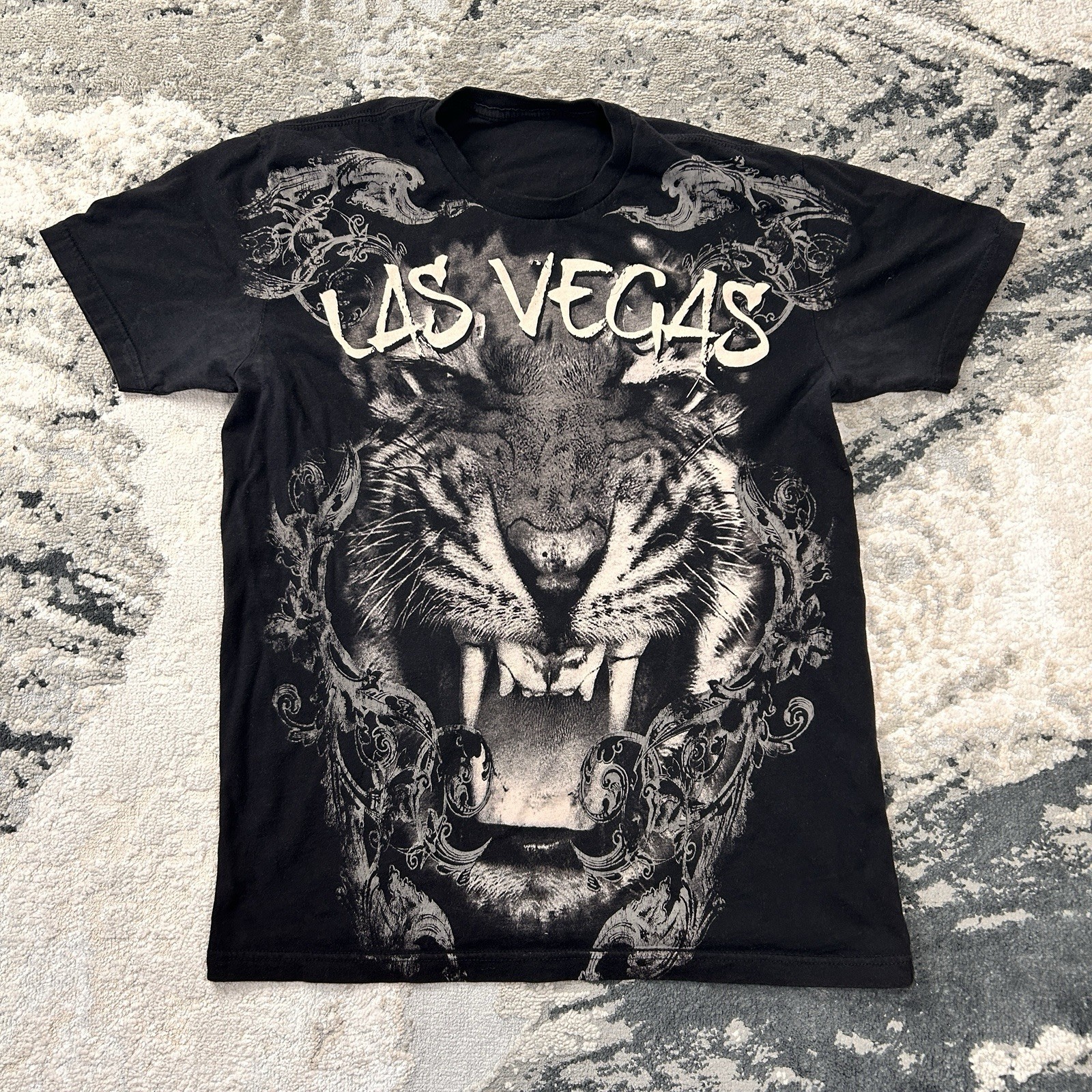 Vintage Y2K Grunge Las Vegas All Over Print Lion Graphic T-Shirt Size Medium