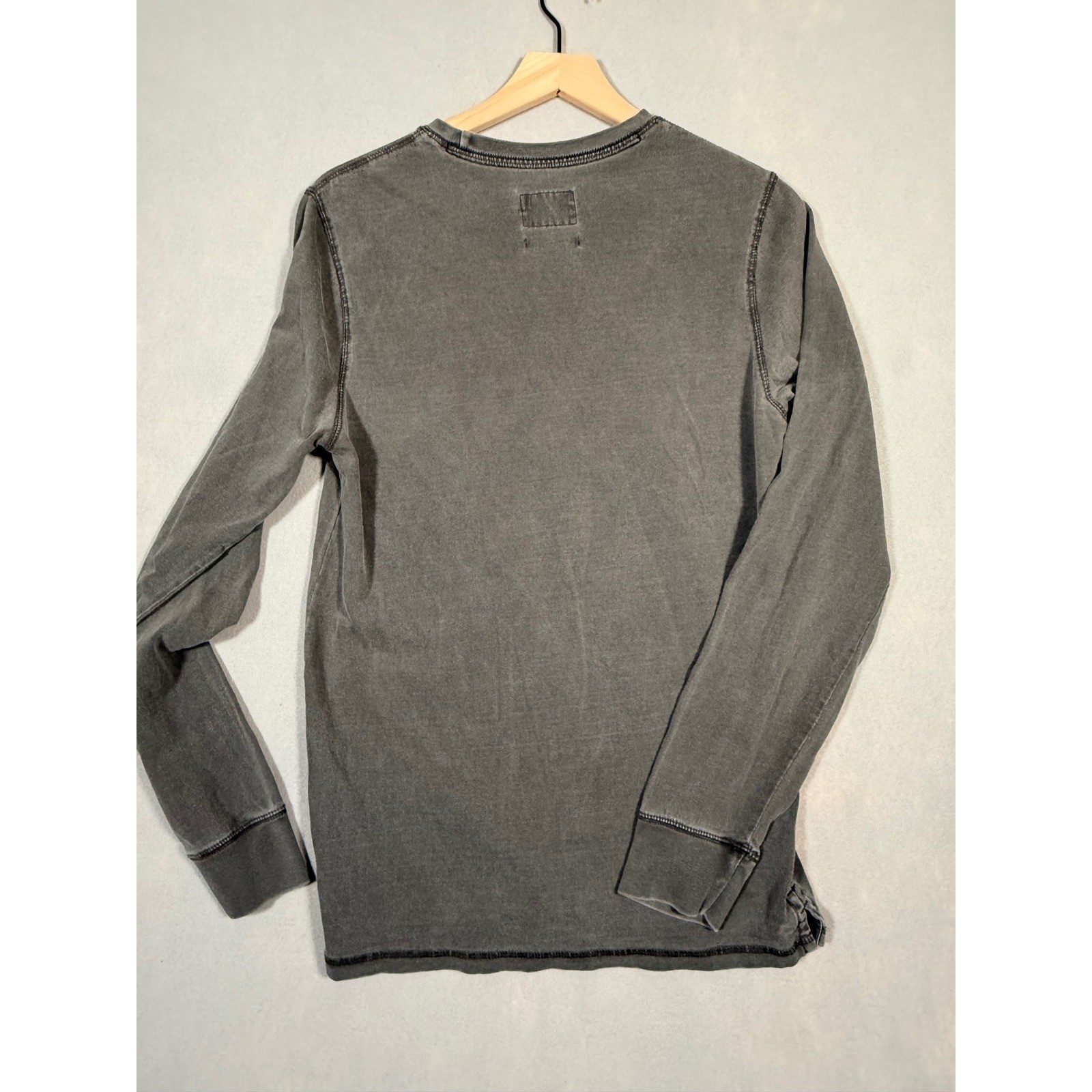Goodfellow & Co Mens Long Sleeve Pocket T-Shirt Gray Acid Wash & Striped Crew 2
