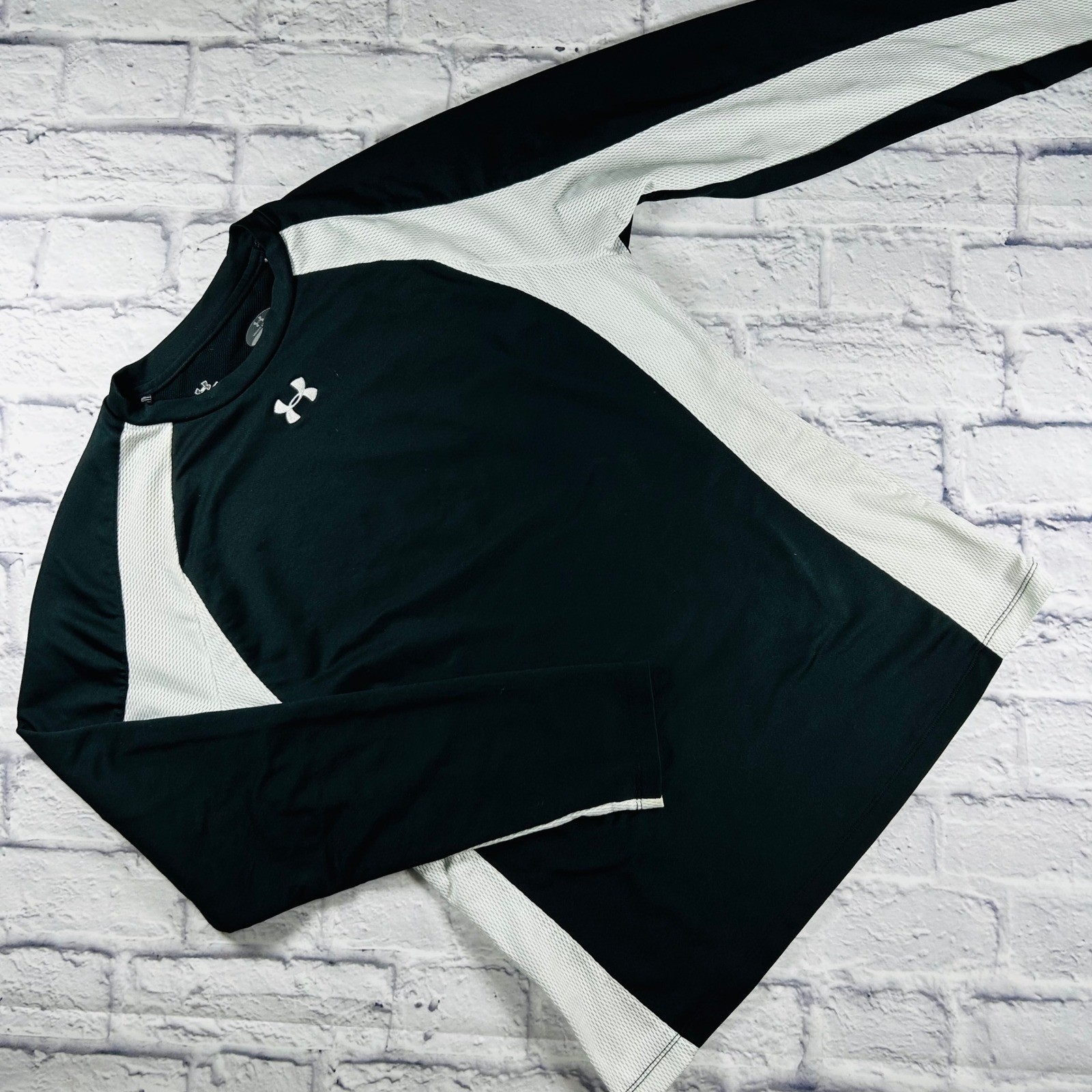 Under Armour ColdGear Mens Medium Black White Long Sleeve Athletic Shirt 205381