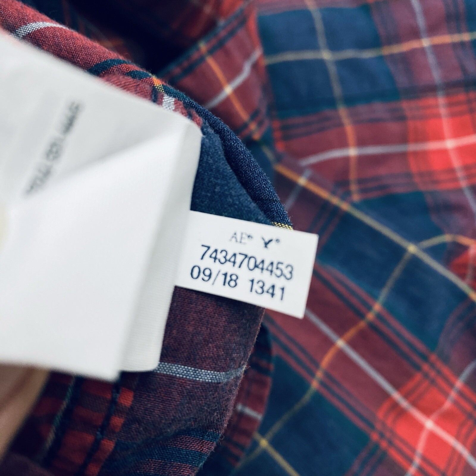 American Eagle Shirt Red Blue Plaid Classic Fit Men Small 100% Cotton Americana