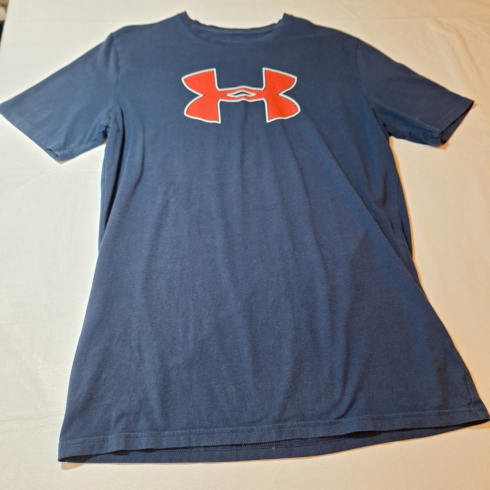 Under Armour Heatgear Athletic Navy Blue Red Logo Graphic Crewneck Tshirt Size M