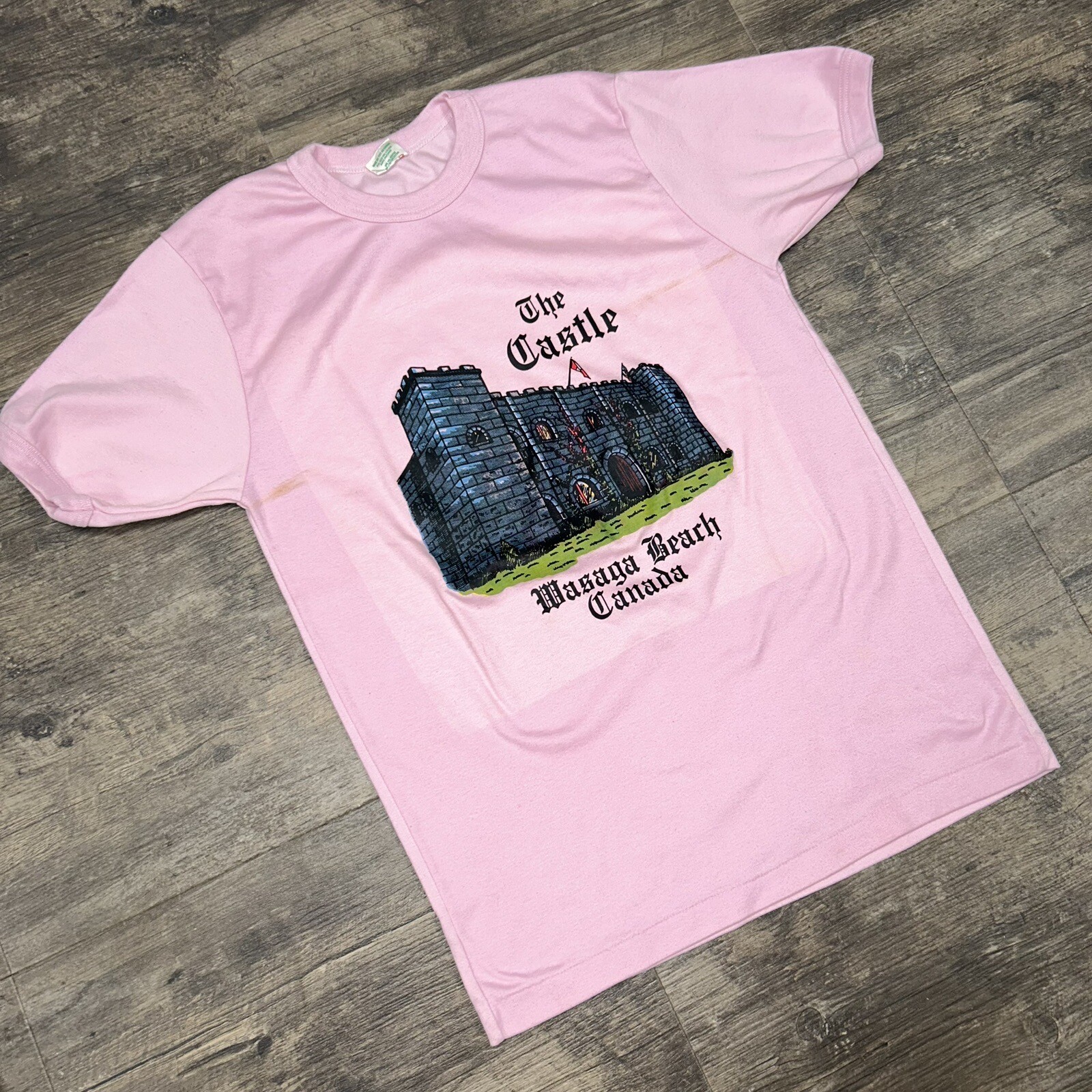 Vintage McLean Deluxe Graphic T Shirt Size XL The Castle Wasaga Beach, Canada