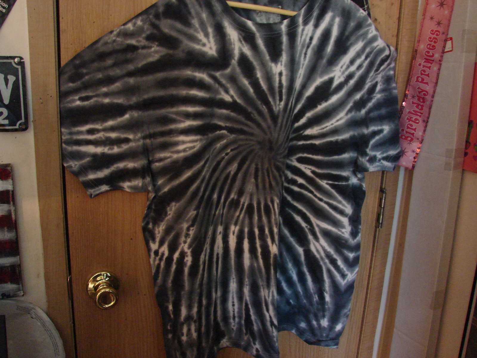 Unisex Tye Dye T- shirt navy blue XX Large good condition