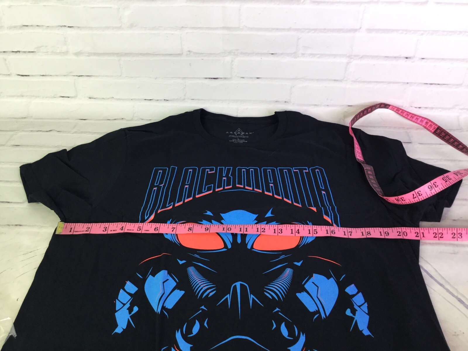 NEW Aquaman Black Manta Logo Graphic Print Short Sleeve Tee T-Shirt Men’s Size L