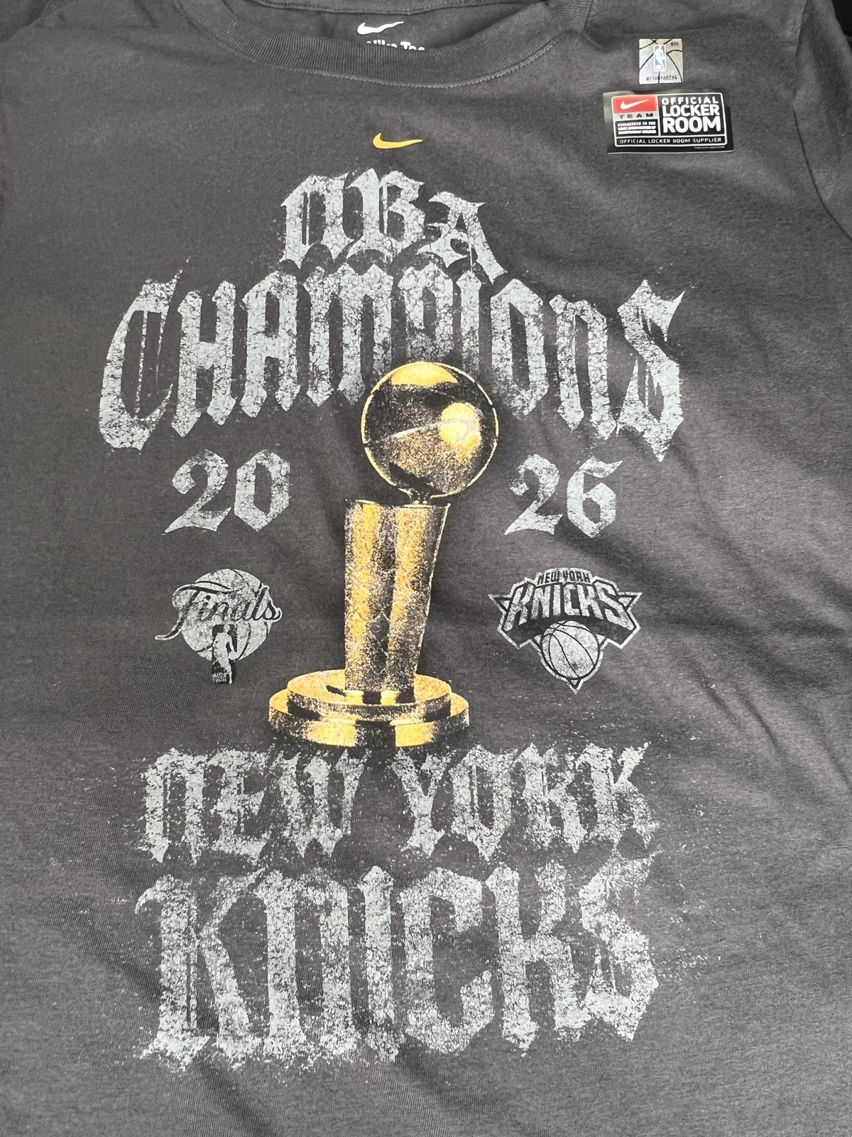 New York Knicks Nike 2026 NBA Finals Champions Authentic Locker Room T-Shirt M