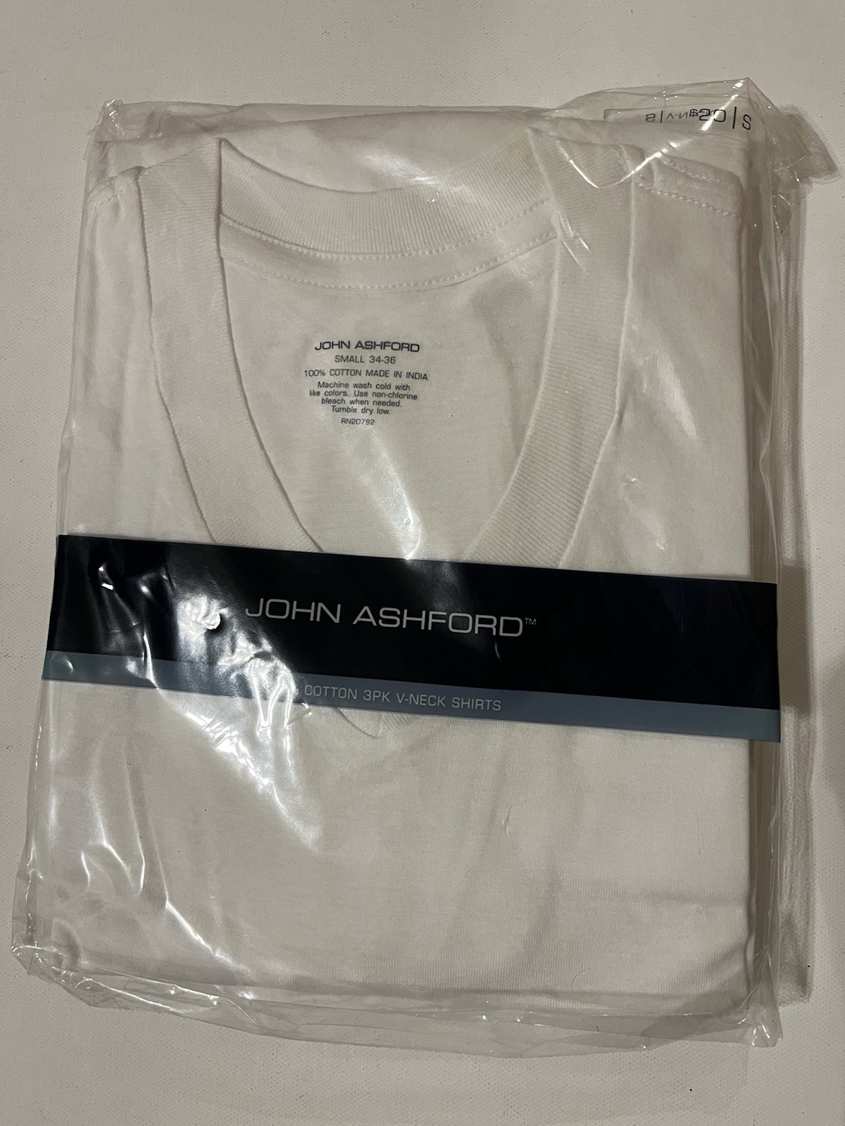 John Ashford Men’s 100% Cotton V-Neck 3 Pack White T-Shirt Size Small New