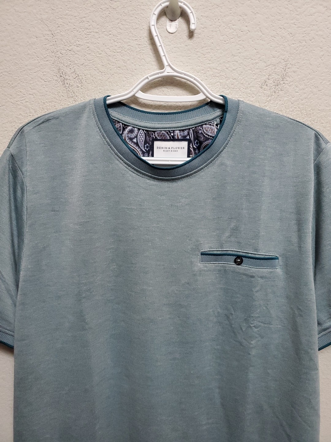 Denim & Flower Men’s XL T-Shirt Crew Neck Short Sleeve Easy Care NWT