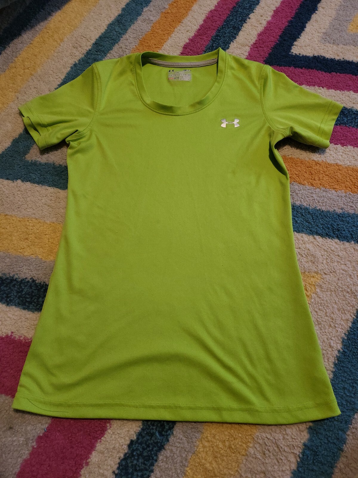 Men’s Unisex Under Armour Size Small Lime Green Heat Gear T-Shirt Semi-Fitted