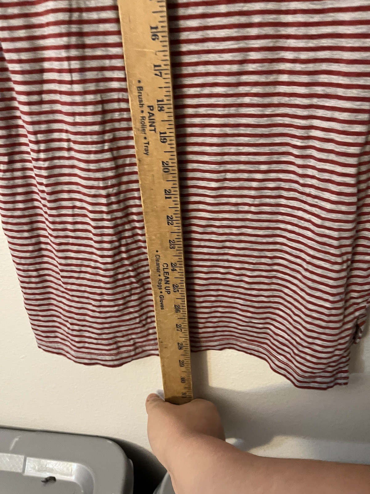 Five Four Mens Round Neck Short Sleeve T Shirt Gray and Red Stripes Size Medium