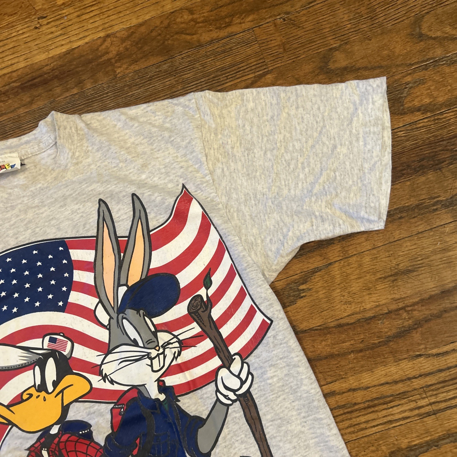 Vintage Looney Tunes Shirt Mens Medium Bugs Bunny Daffy Duck USA Flag Tee 1996