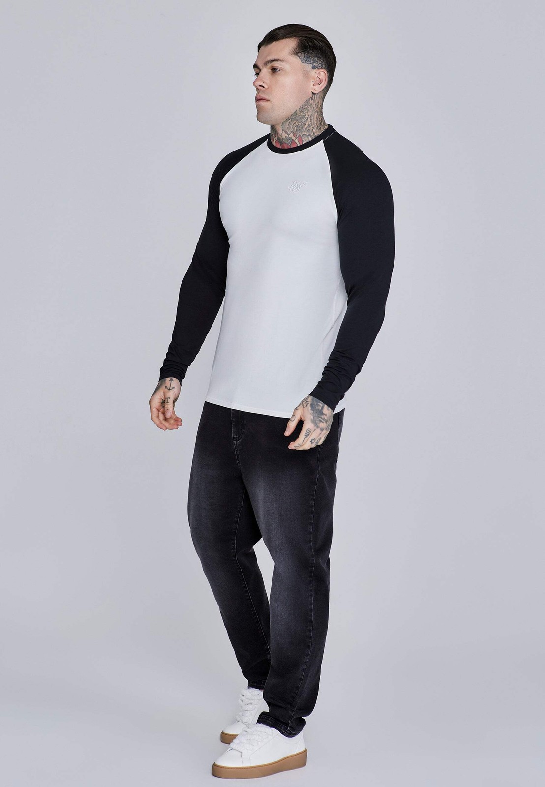 SikSilk Men’s Long Sleeved Crew Neck Muscle Fit T-Shirt Tee White and Black