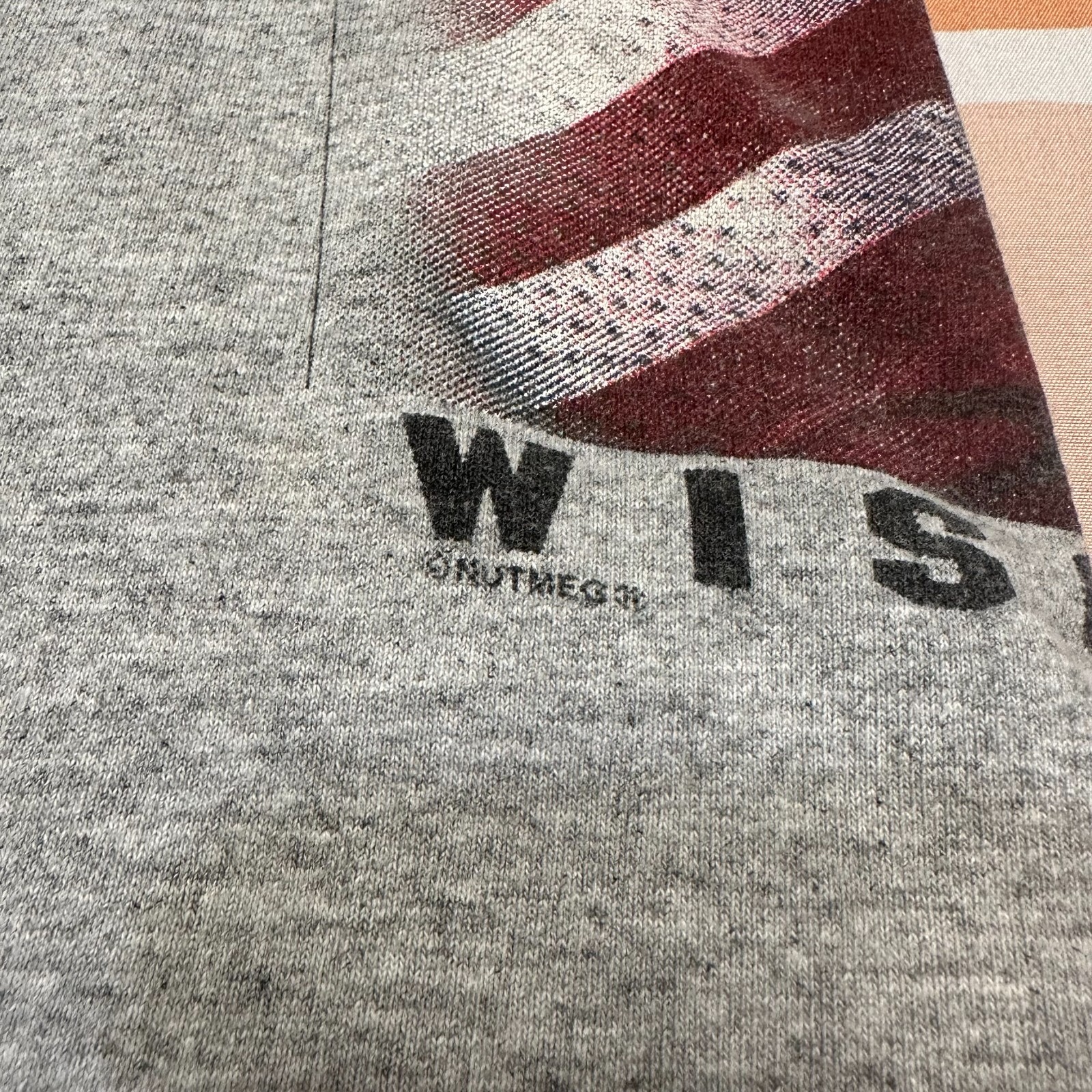 VINTAGE Nutmeg Mills Wisconsin Badgers Football Shirt Men’s Large Gray Lee Sport