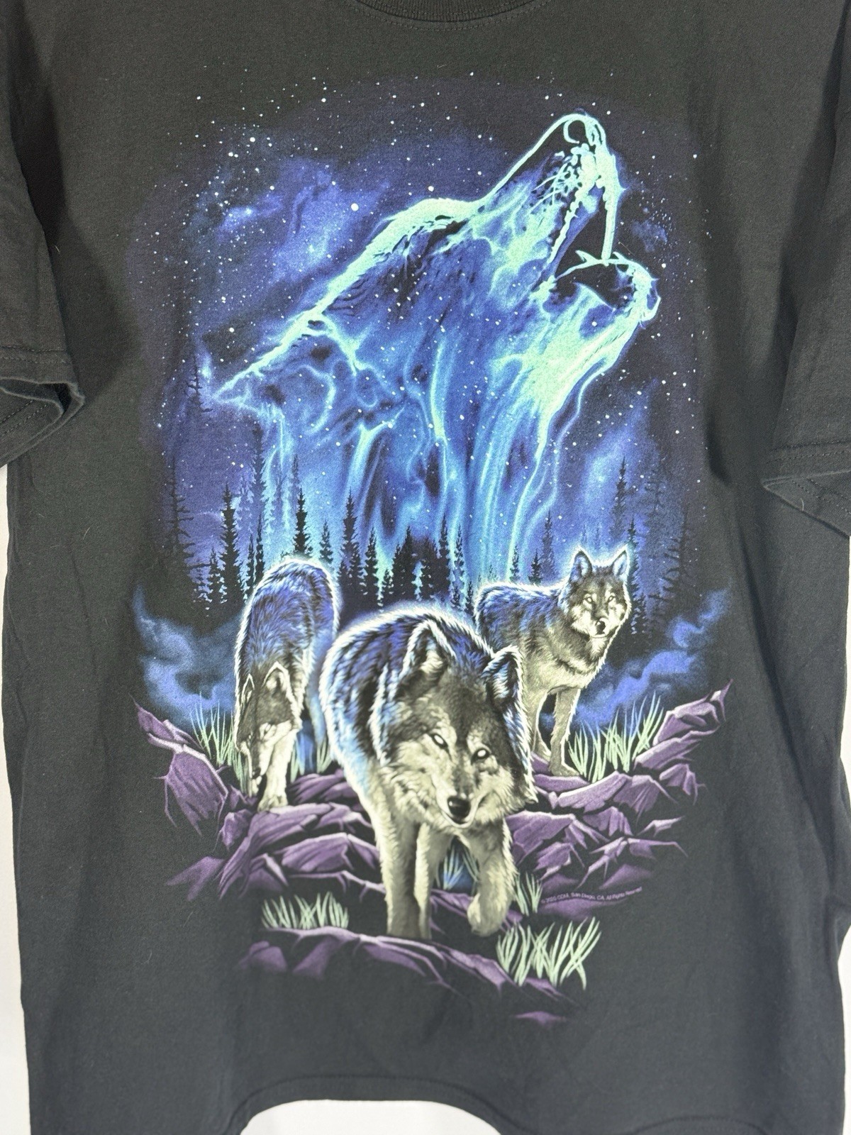 DOM Howling Wolf Pack Graphic Tee Shirt Mens L Black Purple Blue Animal Preowned