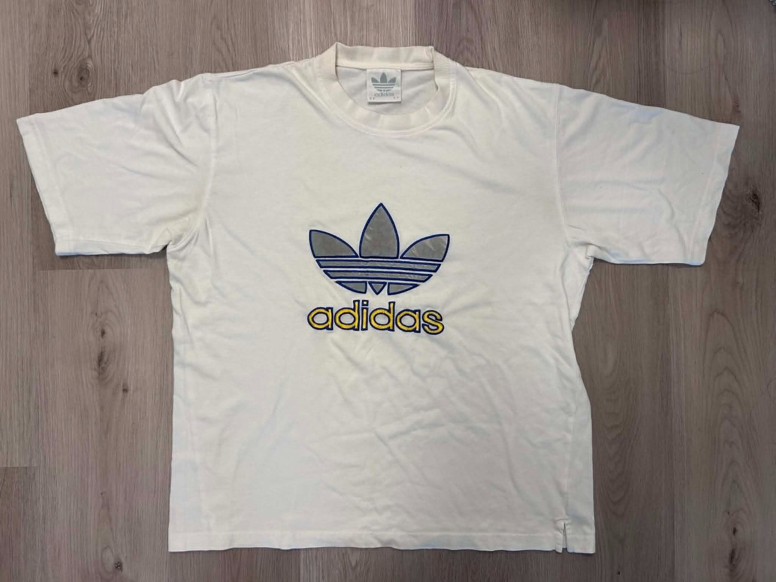 Vintage Adidas 90s Reflective Trefoil Logo White T-Shirt Men’s XL Extra Large